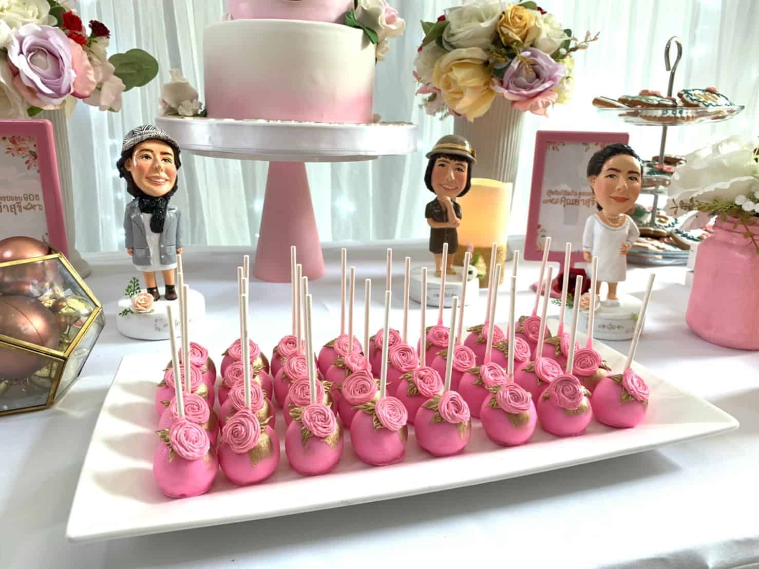 ไอเดียปาร์ตี้วันเกิดในโทนสีชมพู น่ารักสุดๆ ทั้งแบคดรอป ลูกโป่ง โต๊ะเค้ก เค้กวันเกิด และขนมตามธีมงาน 